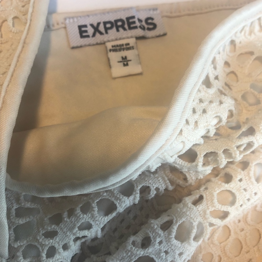 Express eyelet flowy top - Picture 3 of 5